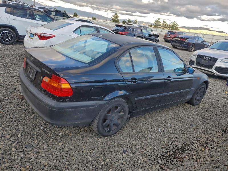 Photo 3 from auction – 2004 BMW 325 XI with VIN WBAEU33414PF61508