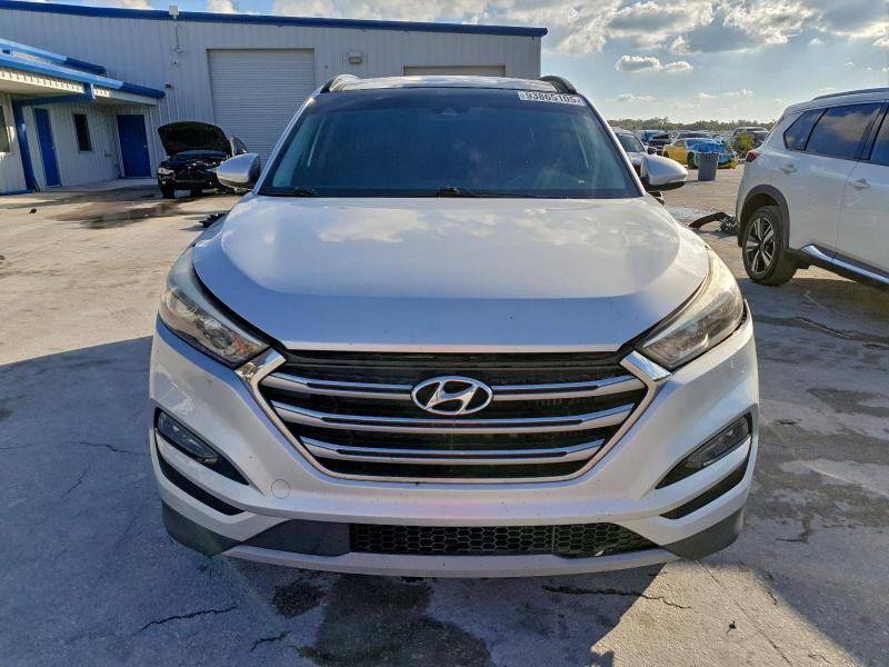Photo 5 from auction – 2017 HYUNDAI TUCSON LIM with VIN KM8J33A25HU463586