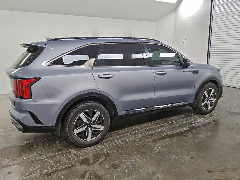 Photo 3 from auction – 2021 KIA SORENTO S with VIN 5XYRL4LC6MG024086