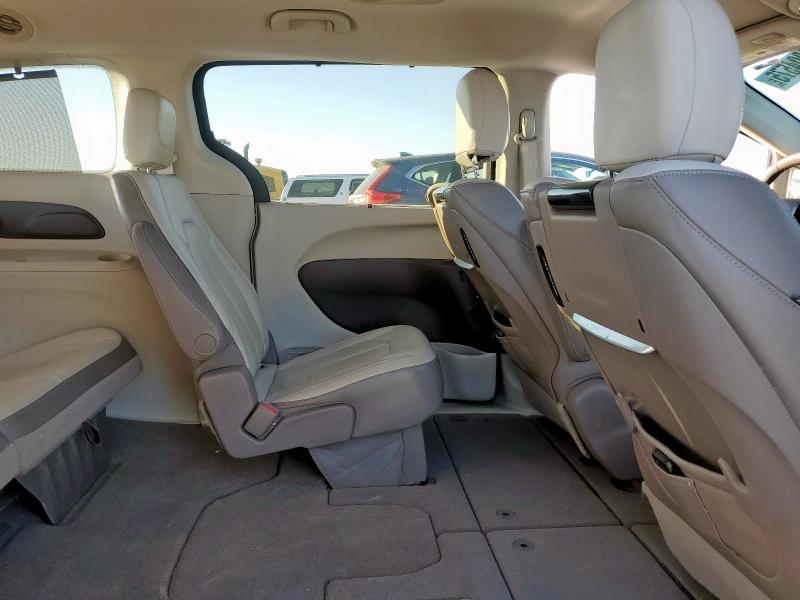 Photo 11 from auction – 2017 CHRYSLER PACIFICA T with VIN 2C4RC1EG5HR587565