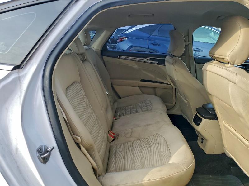 Photo 10 from auction – 2016 FORD FUSION with VIN 3FA6P0HD2GR401871