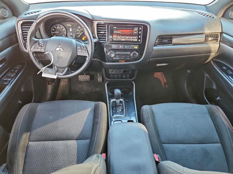 Photo 8 from auction – 2018 MITSUBISHI OUTLANDER with VIN JA4AZ3A35JZ023382