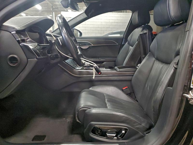 Photo 7 from auction – 2019 AUDI A8 L with VIN WAU8DAF86KN011002
