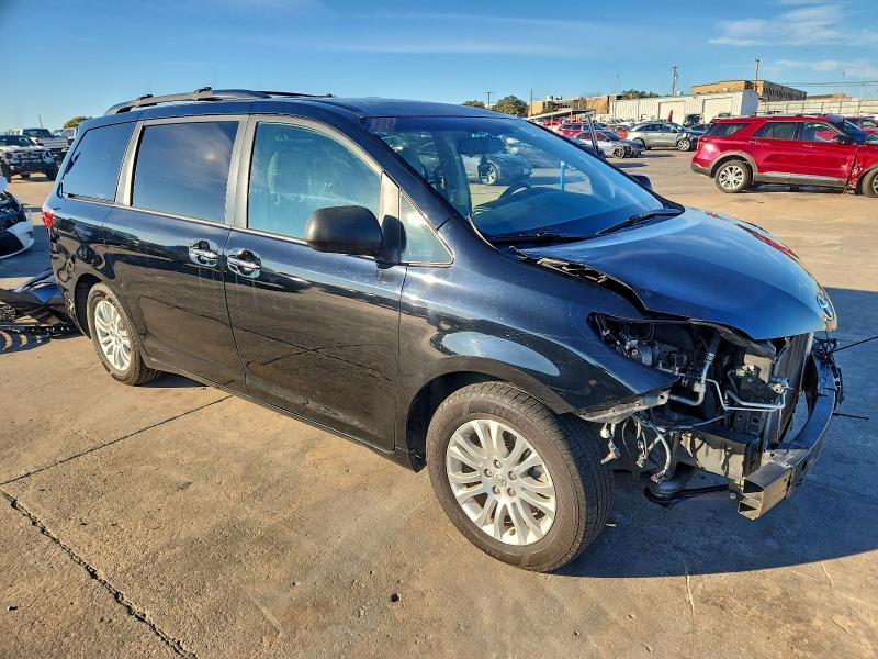 Photo 4 from auction – 2017 TOYOTA SIENNA XLE with VIN 5TDYZ3DC2HS774550