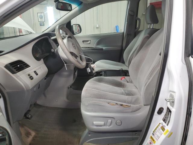 Photo 7 from auction – 2013 TOYOTA SIENNA LE with VIN 5TDJK3DCXDS067941