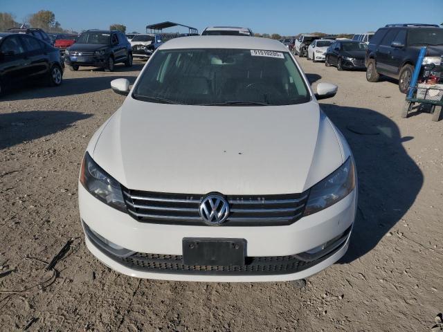 Foto 5 de la subasta – 2015 VOLKSWAGEN PASSAT con VIN 1VWAS7A38FC112596