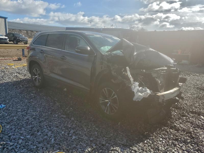Photo 4 from auction – 2018 TOYOTA HIGHLANDER with VIN 5TDZZRFH2JS250854