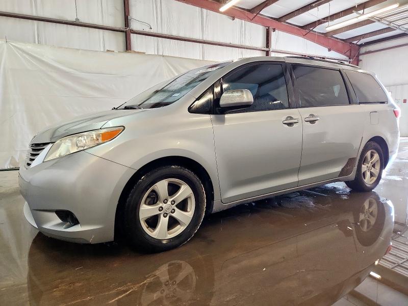 TOYOTA SIENNA LE 2015 with VIN 5TDKK3DC4FS686445 - Photo from auction