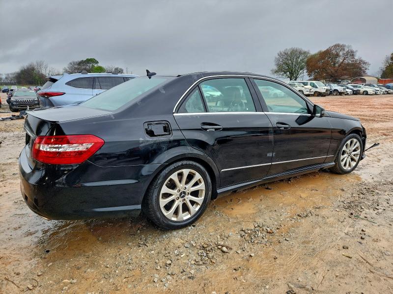 Photo 3 from auction – 2010 MERCEDES-BENZ E 350 with VIN WDDHF5GB0AA052218