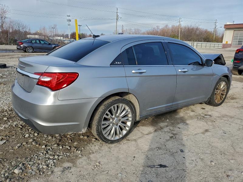 Photo 3 from auction – 2013 CHRYSLER 200 LIMITE with VIN 1C3CCBCG2DN744009