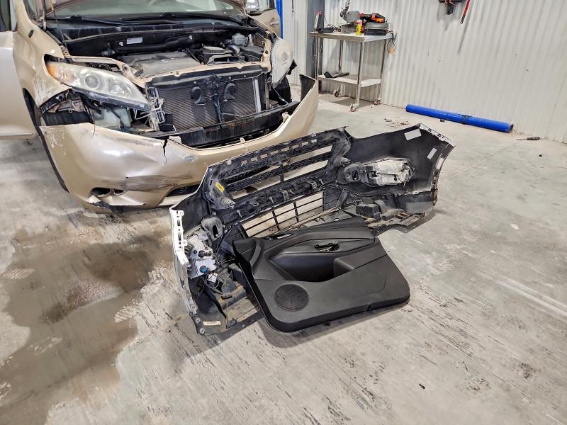 Photo 13 from auction – 2018 FORD ESCAPE SE with VIN 1FMCU9G9XJUB49306