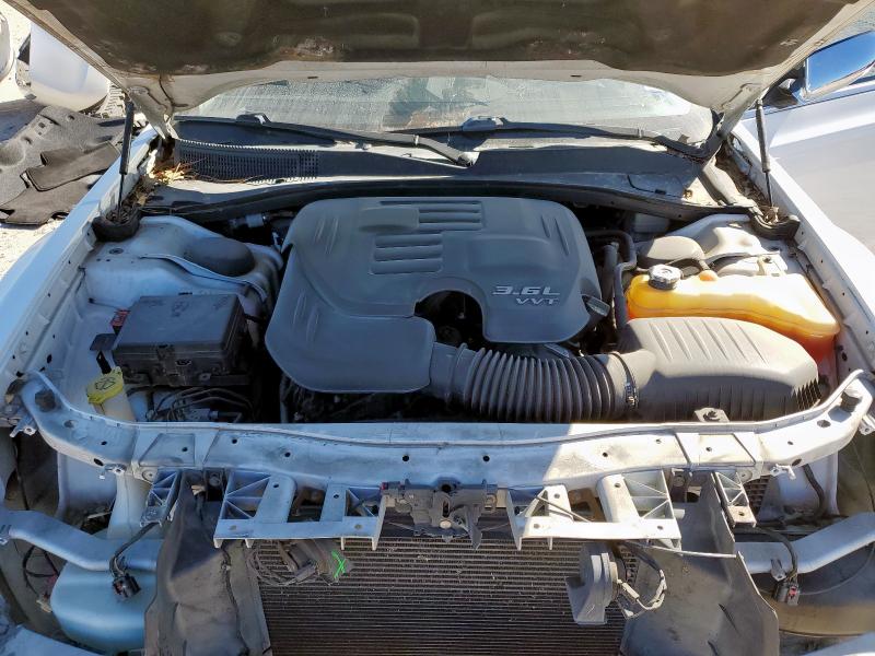 Photo 11 from auction – 2015 CHRYSLER 300C with VIN 2C3CCAEGXFH846175