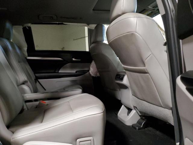 Photo 11 from auction – 2019 TOYOTA HIGHLANDER with VIN 5TDJZRFH3KS585636