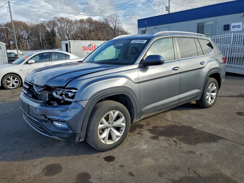 VOLKSWAGEN ATLAS SE 2018 with VIN 1V2LR2CA4JC552182 - Photo from auction
