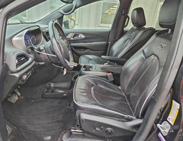Photo 7 from auction – 2018 CHRYSLER PACIFICA L with VIN 2C4RC1GG9JR230828