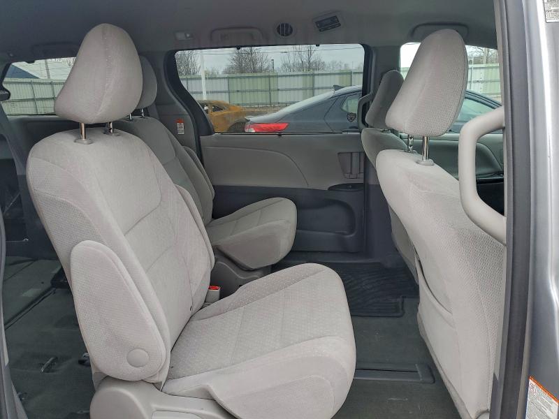 Photo 11 from auction – 2016 TOYOTA SIENNA LE with VIN 5TDJK3DC2GS145231