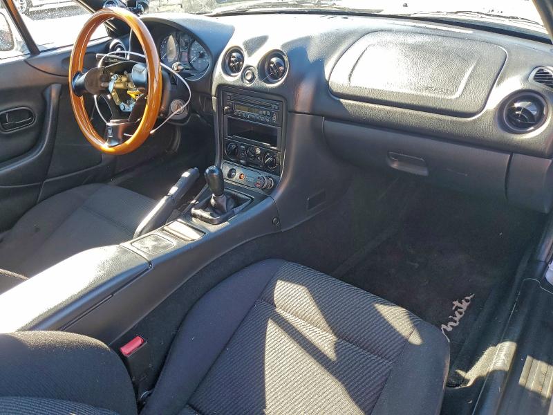 Photo 8 from auction – 1999 MAZDA MX-5 MIATA with VIN JM1NB3530X0105197