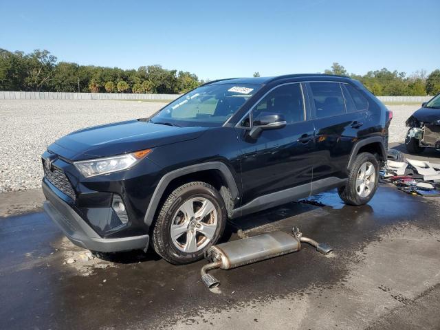 TOYOTA RAV4 XLE 2019 with VIN JTMW1RFV2KD010068 - Photo from auction