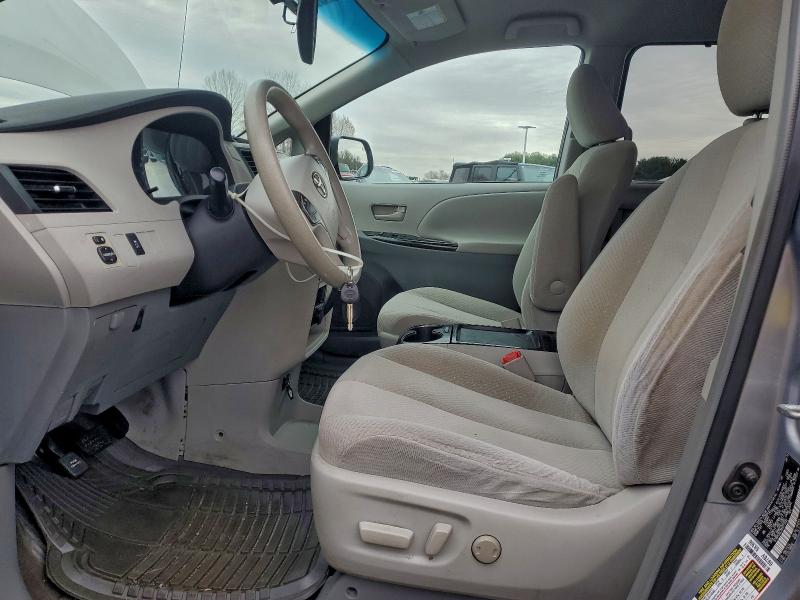 Photo 7 from auction – 2011 TOYOTA SIENNA LE with VIN 5TDKK3DC2BS075582