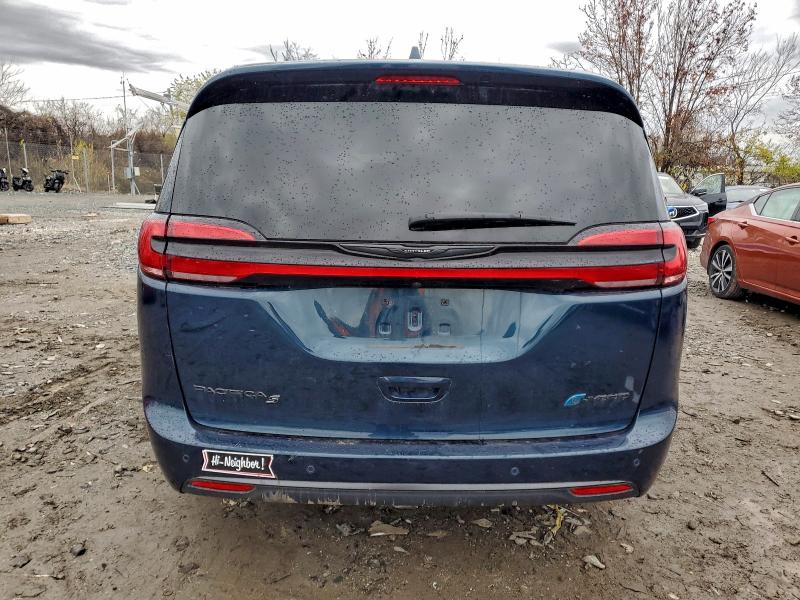 Photo 6 from auction – 2022 CHRYSLER PACIFICA H with VIN 2C4RC1L73NR174087