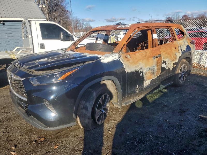 TOYOTA HIGHLANDER 2021 with VIN 5TDGZRBH9MS559397 - Photo from auction