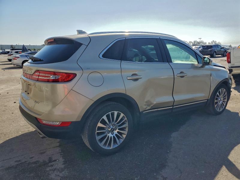 Photo 3 from auction – 2017 LINCOLN MKC RESERV with VIN 5LMCJ3C93HUL04698