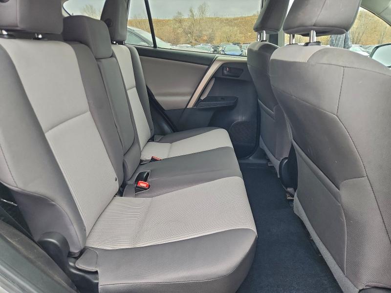 Photo 11 from auction – 2015 TOYOTA RAV4 LE with VIN 2T3BFREV9FW358556