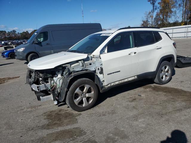 JEEP COMPASS LA 2018 with VIN 3C4NJDBB4JT153140 - Photo from auction