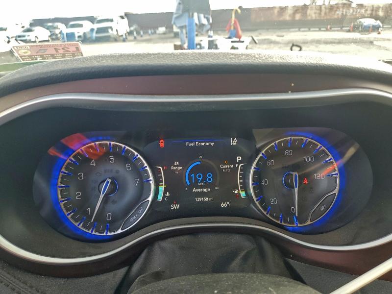 Photo 9 from auction – 2017 CHRYSLER PACIFICA L with VIN 2C4RC1GG4HR653200