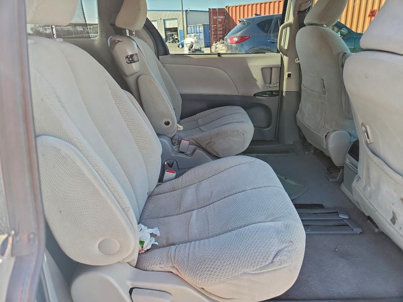 Photo 11 from auction – 2011 TOYOTA SIENNA with VIN 5TDKK3DC1BS069174