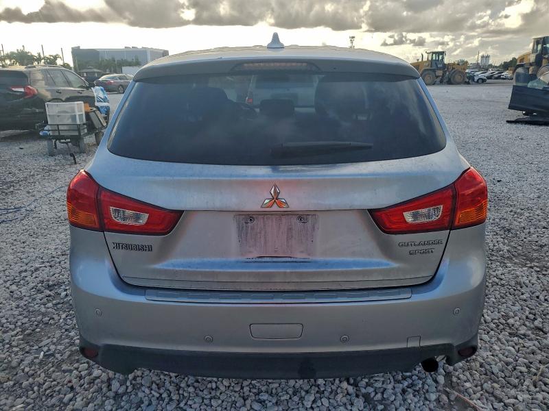 Photo 6 from auction – 2017 MITSUBISHI OUTLANDER with VIN JA4AP3AU5HZ052969