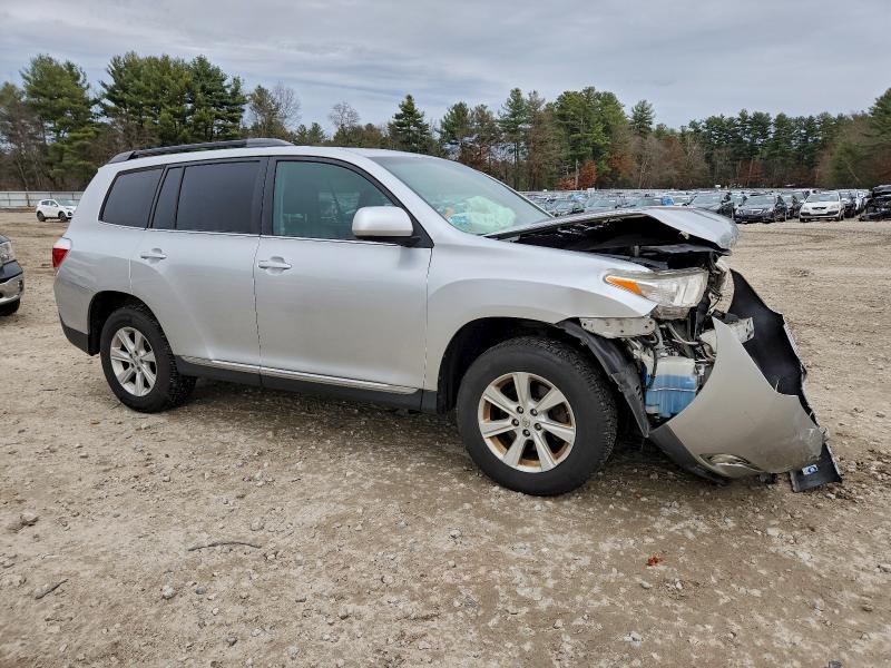 Foto 4 de la subasta – 2013 TOYOTA HIGHLANDER con VIN 5TDBK3EH1DS250773