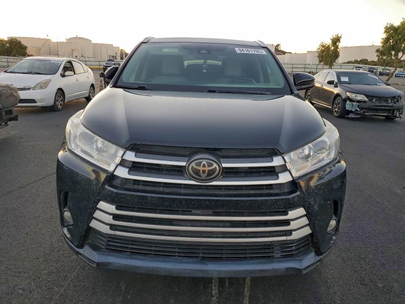 Photo 5 from auction – 2017 TOYOTA HIGHLANDER with VIN 5TDJZRFH6HS441037