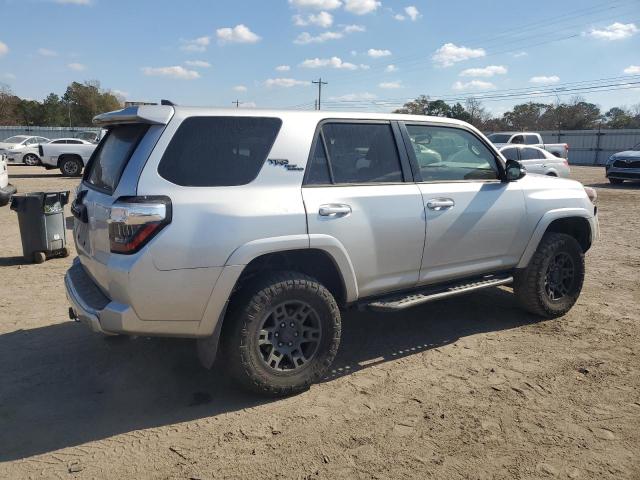 Photo 3 from auction – 2018 TOYOTA 4RUNNER SR with VIN JTEBU5JR3J5540479