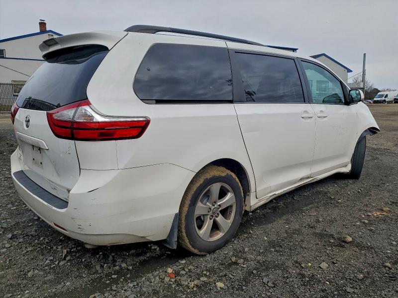 Photo 3 from auction – 2018 TOYOTA SIENNA LE with VIN 5TDKZ3DC8JS926813