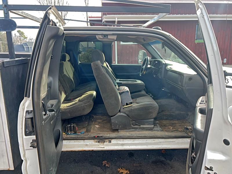 Photo 5 from auction – 2003 CHEVROLET SILVERADO with VIN 1GBJK391X3E202691