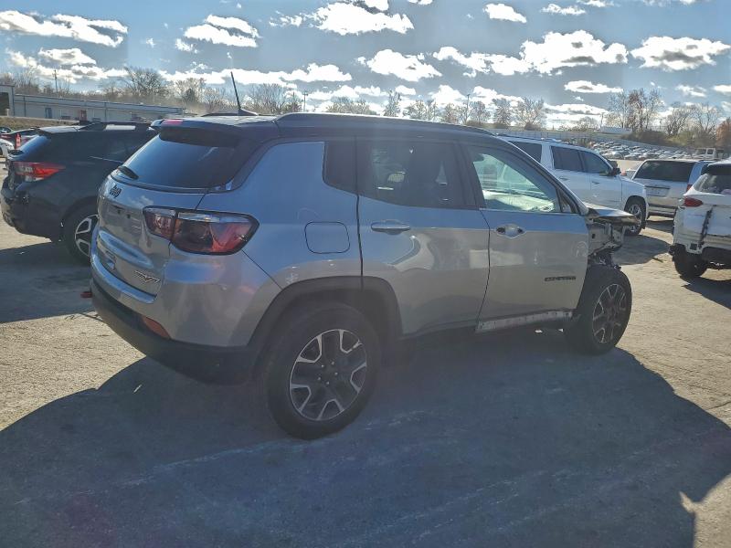 Photo 3 from auction – 2021 JEEP COMPASS TR with VIN 3C4NJDDB4MT588967