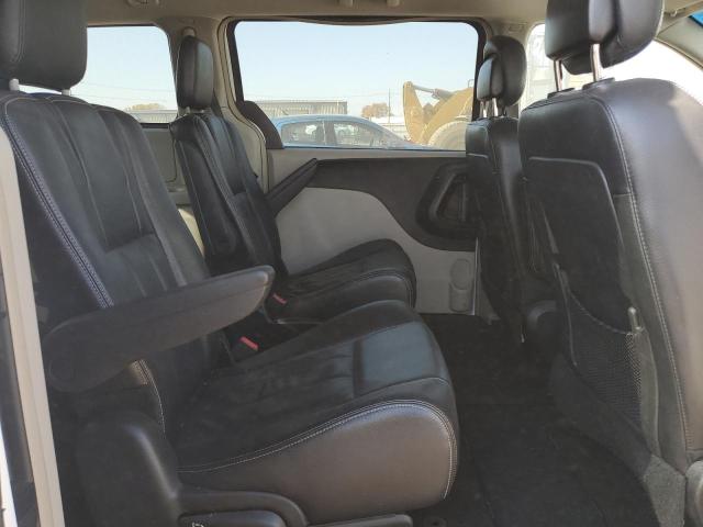 Photo 11 from auction – 2014 CHRYSLER TOWN & COU with VIN 2C4RC1BG4ER434711