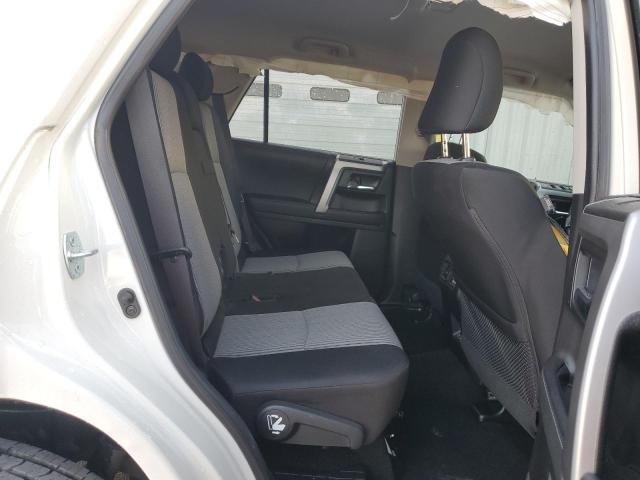 Photo 11 from auction – 2021 TOYOTA 4RUNNER SR with VIN JTEEU5JR5M5229377