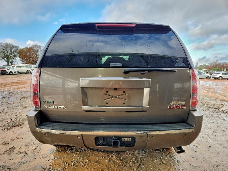 Photo 6 from auction – 2011 GMC YUKON DENA with VIN 1GKS2EEF3BR218725