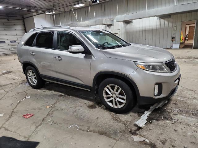 Photo 4 from auction – 2015 KIA SORENTO LX with VIN 5XYKT3A69FG658410
