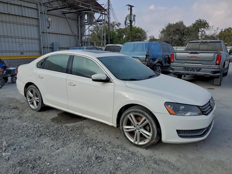 Photo 4 from auction – 2014 VOLKSWAGEN PASSAT SE with VIN 1VWBS7A31EC107579