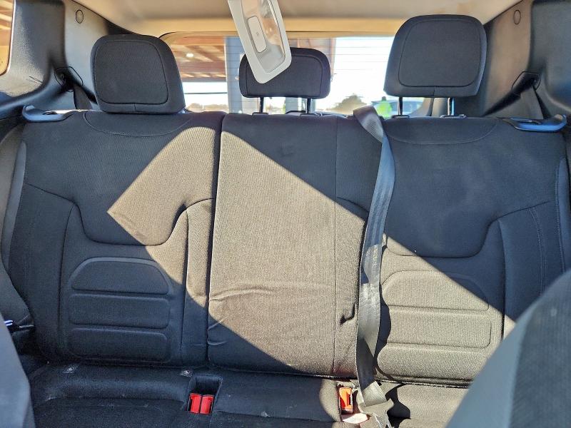 Photo 10 from auction – 2017 JEEP RENEGADE with VIN ZACCJBBB4HPG47656