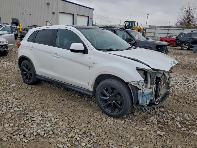Photo 4 from auction – 2015 MITSUBISHI OUTLANDER with VIN 4A4AR3AU8FE031353