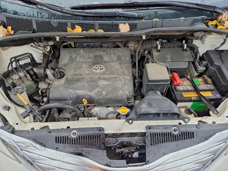 Photo 12 from auction – 2012 TOYOTA SIENNA XLE with VIN 5TDDK3DC5CS046121