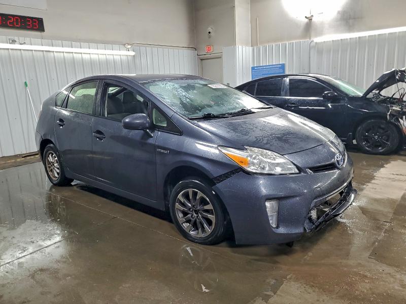 Photo 4 from auction – 2013 TOYOTA PRIUS with VIN JTDKN3DU5D1714845