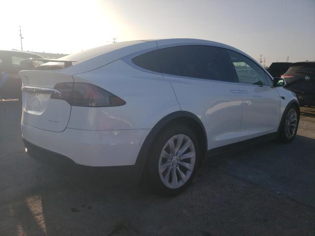 Фото 3 с аукциона – 2020 TESLA MODEL X с VIN 5YJXCAE20LF245781