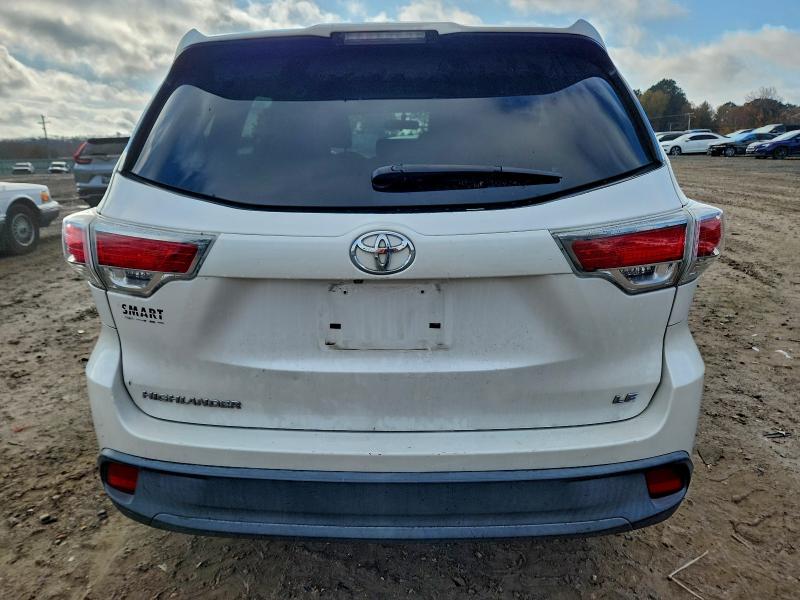 Photo 6 from auction – 2015 TOYOTA HIGHLANDER with VIN 5TDZKRFHXFS080464