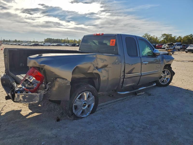 Photo 3 from auction – 2013 CHEVROLET SILVERADO with VIN 1GCRCSE00DZ281804