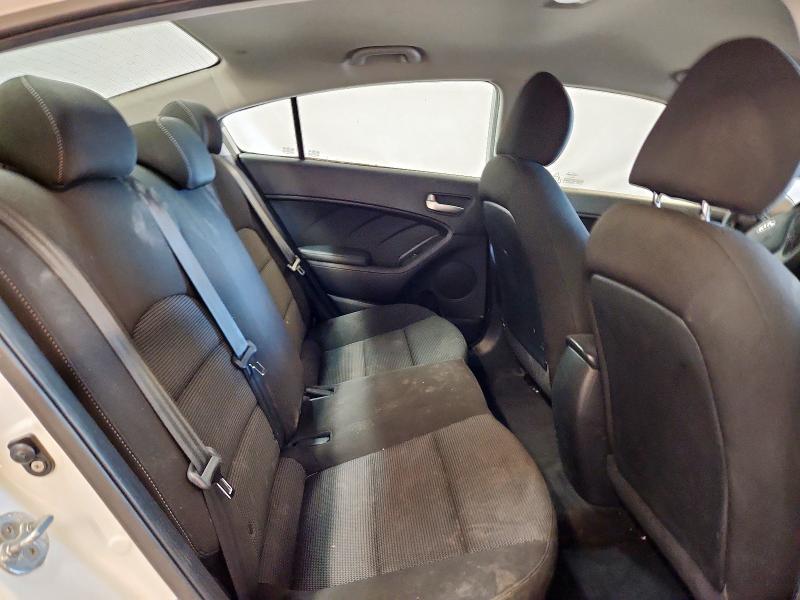 Photo 10 from auction – 2017 KIA FORTE LX with VIN 3KPFK4A7XHE026759